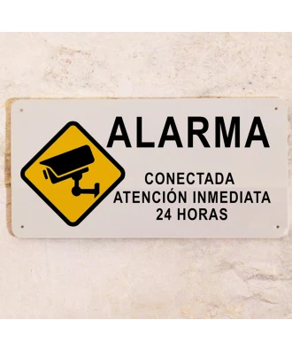 Metal sign Alarm connected – 24-hour immediate response