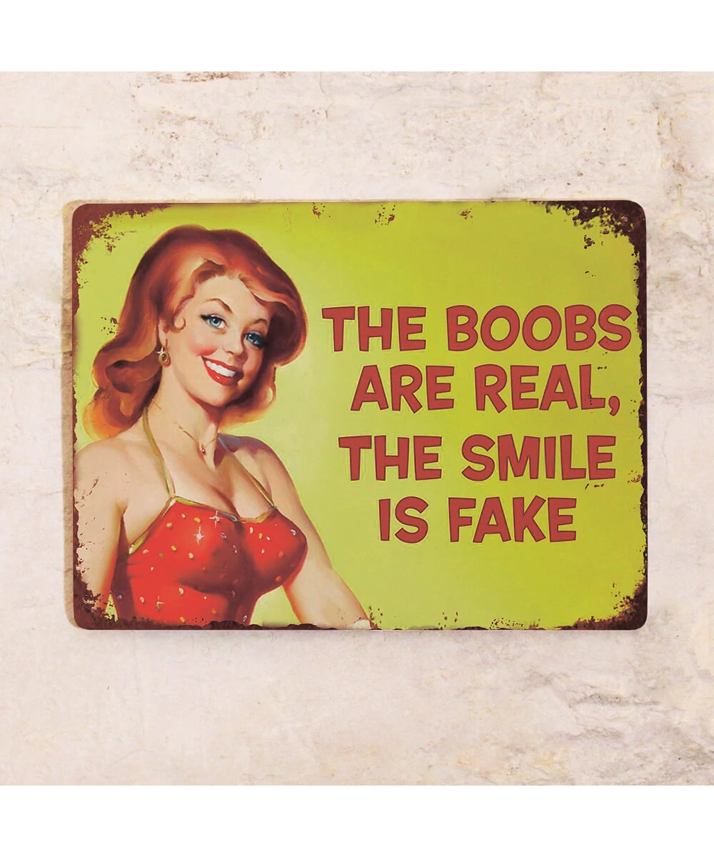 Металлическая табличка для гаража 20×30 см  Boobs are real,  smile is fake